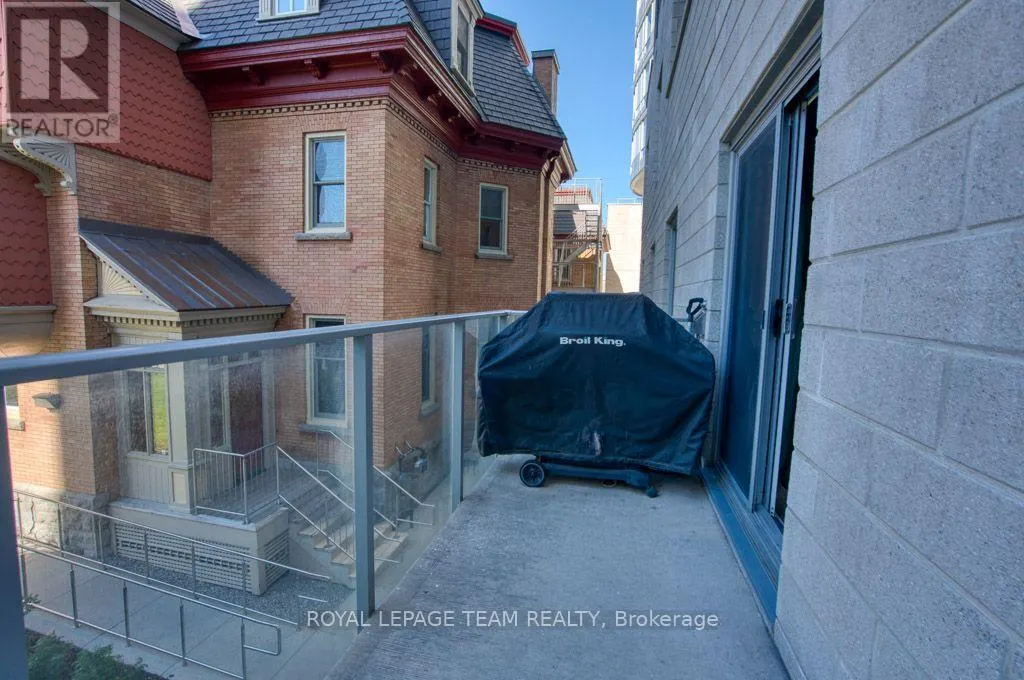 1902 - 428 SPARKS STREET