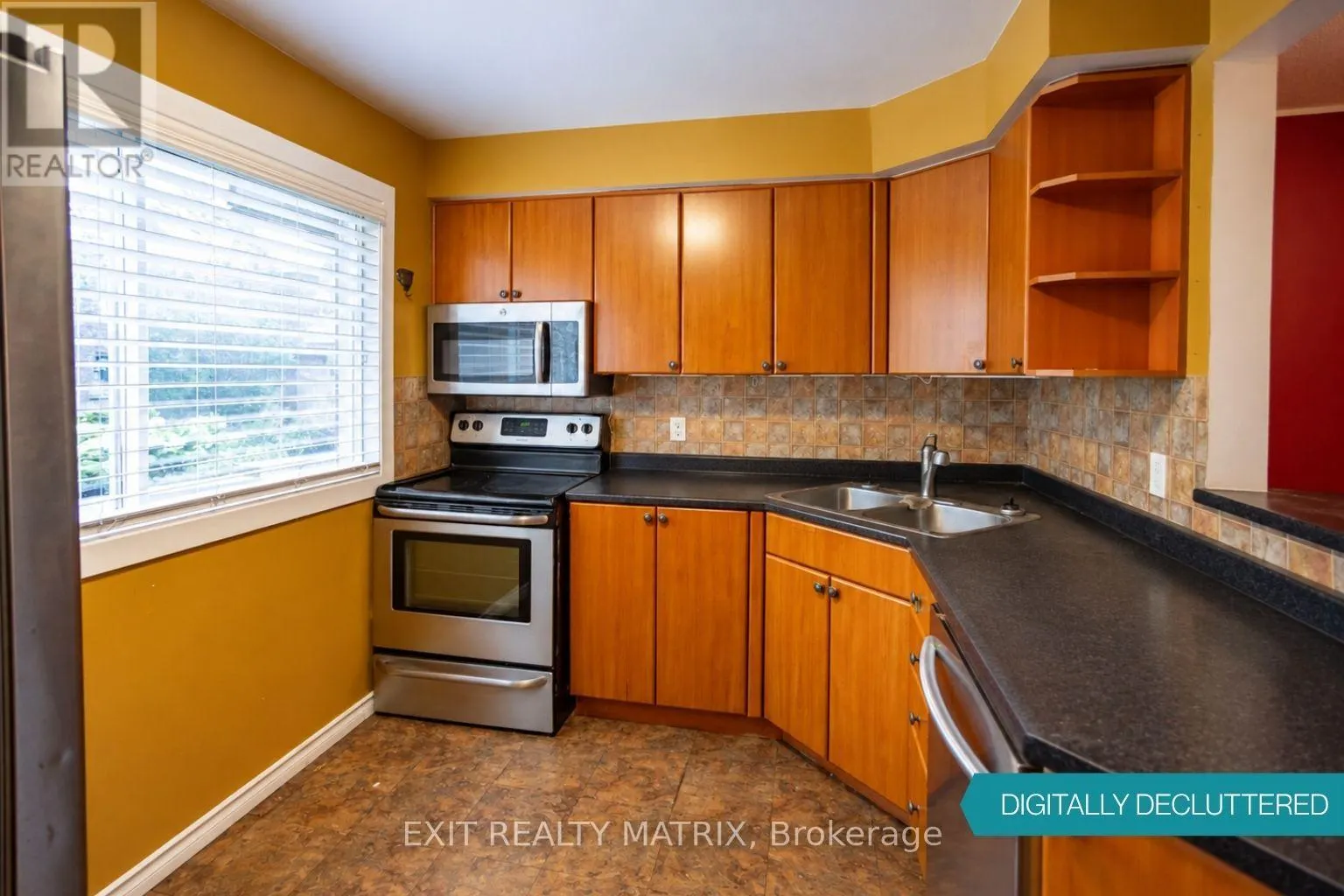 3006 FAIRLEA CRESCENT