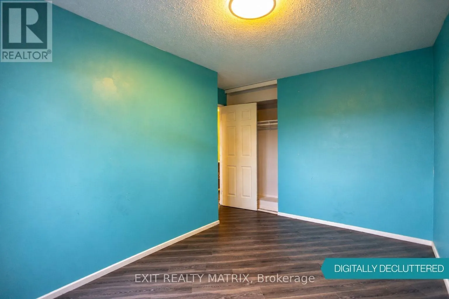 3006 FAIRLEA CRESCENT