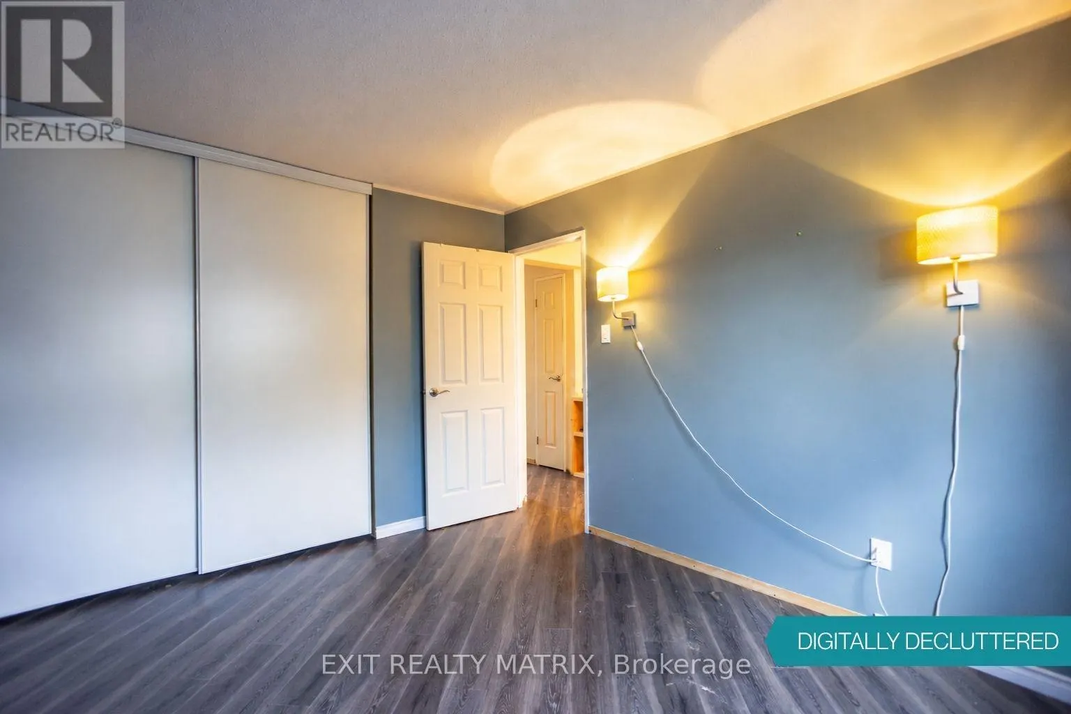 3006 FAIRLEA CRESCENT