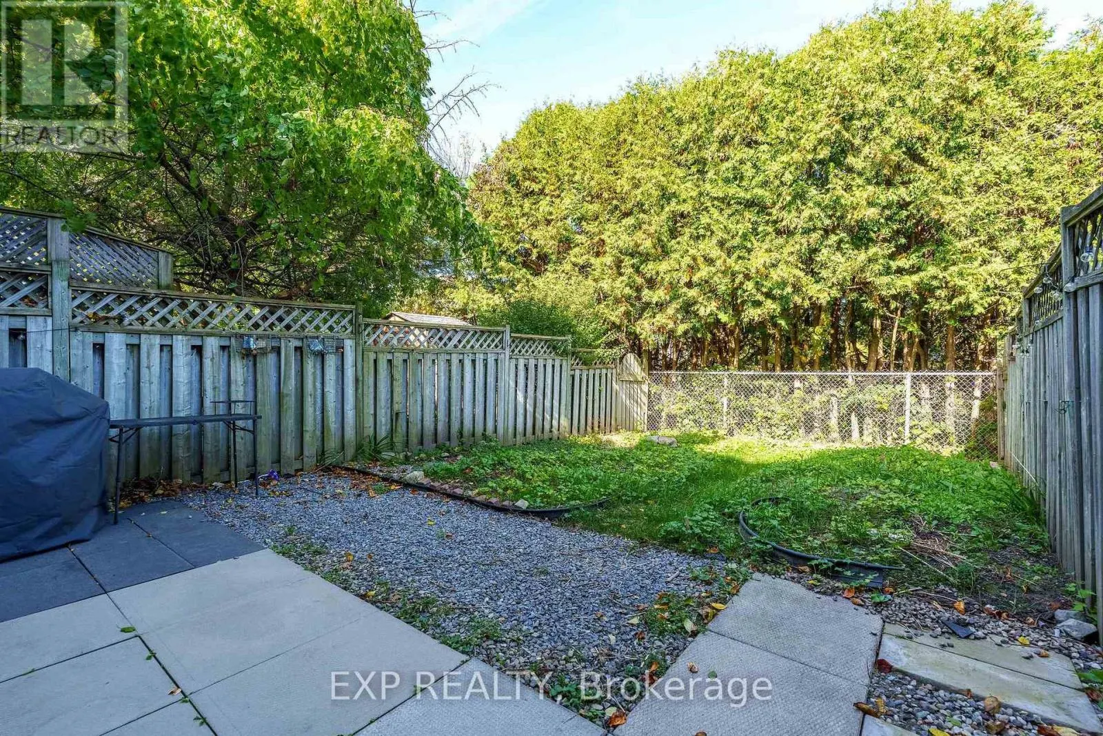 122 MARKLAND CRESCENT