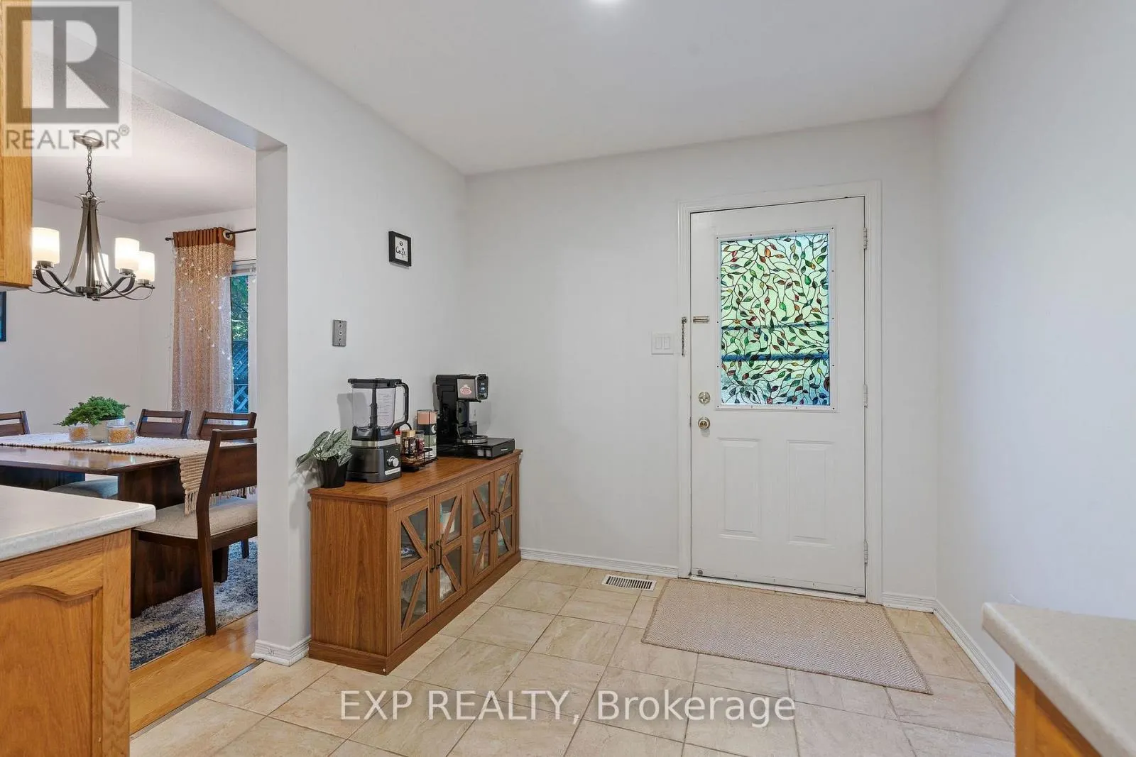 122 MARKLAND CRESCENT