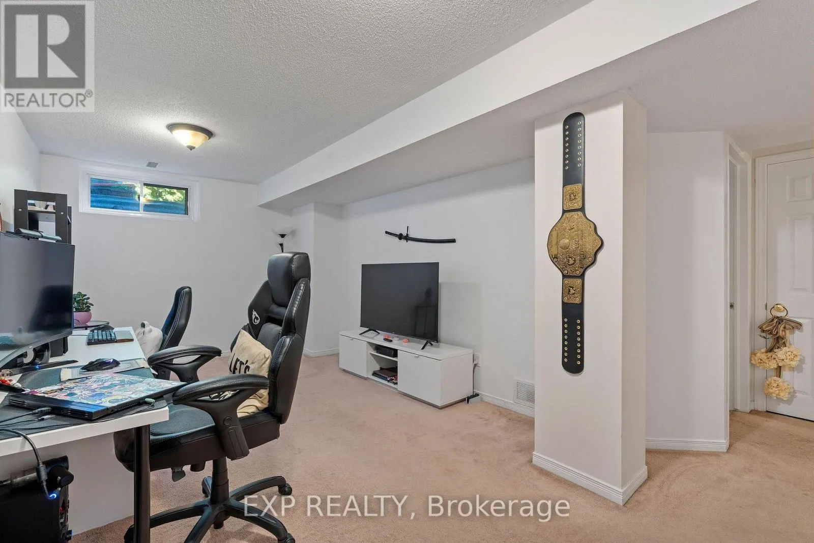 122 MARKLAND CRESCENT