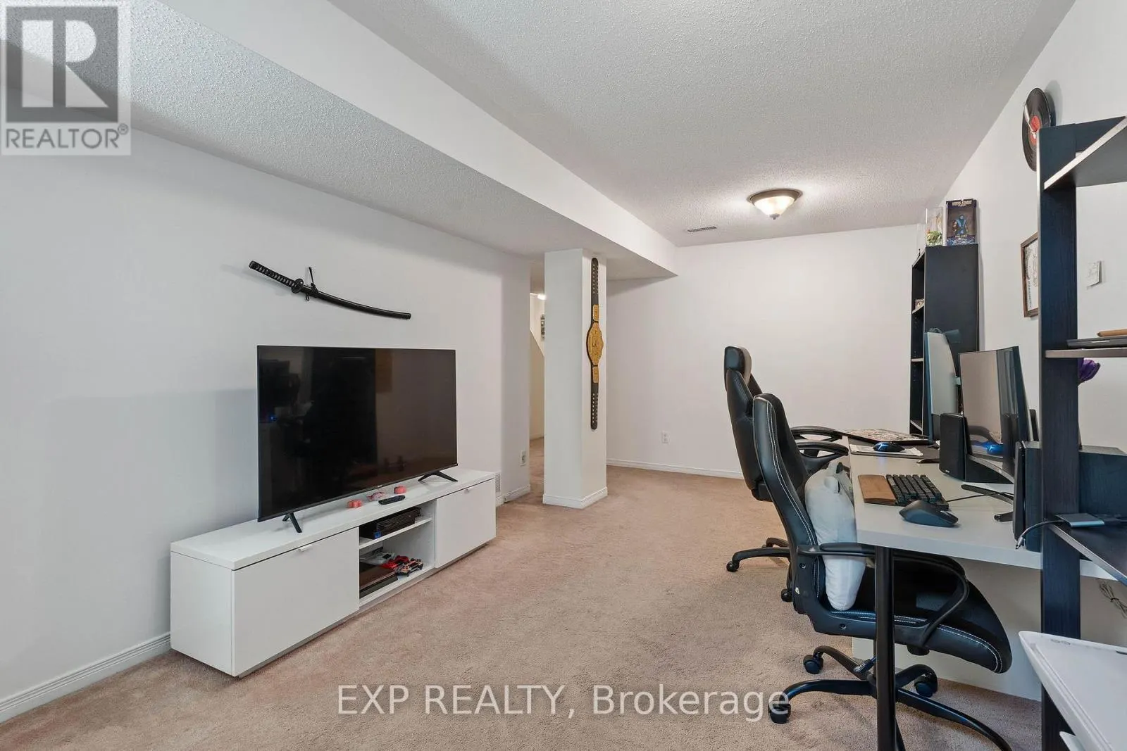 122 MARKLAND CRESCENT