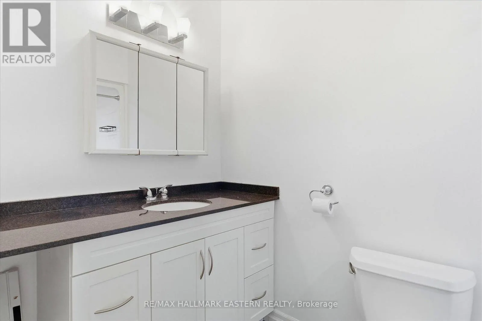 #2 - 760 GEORGE STREET ##2