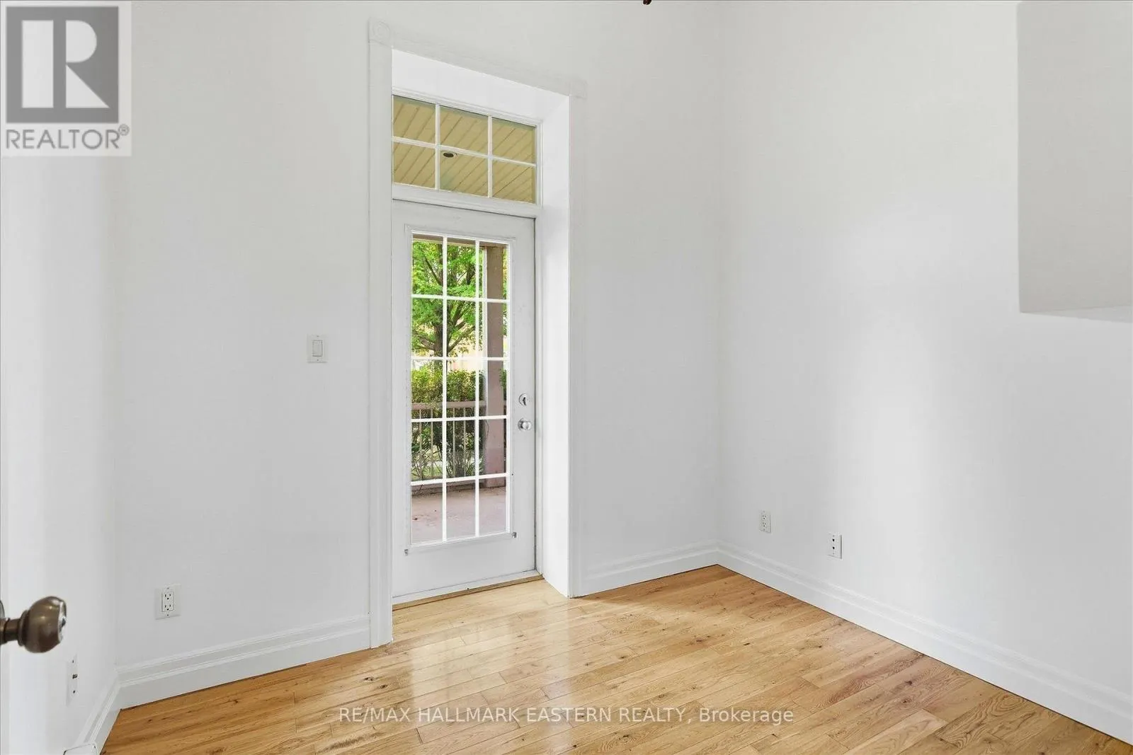 #2 - 760 GEORGE STREET ##2