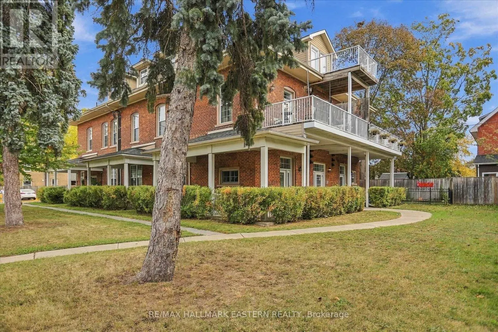 #2 - 760 GEORGE STREET ##2