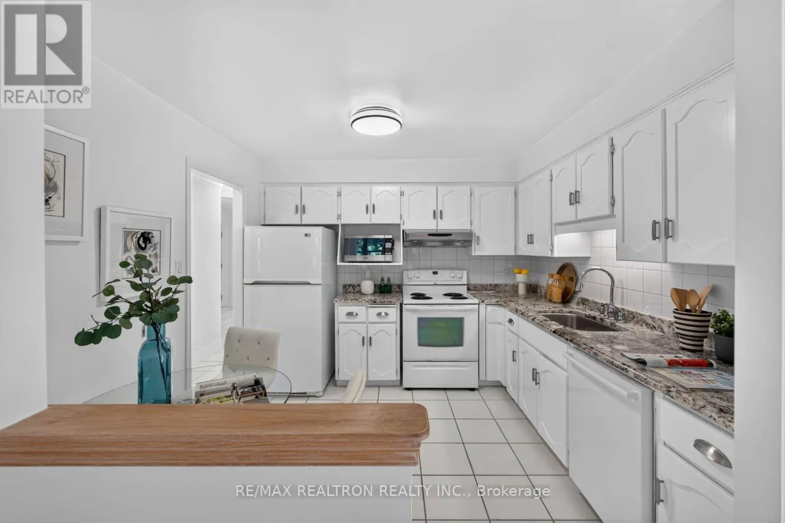 501 - 6 VILLAGE GREEN BOULEVARD