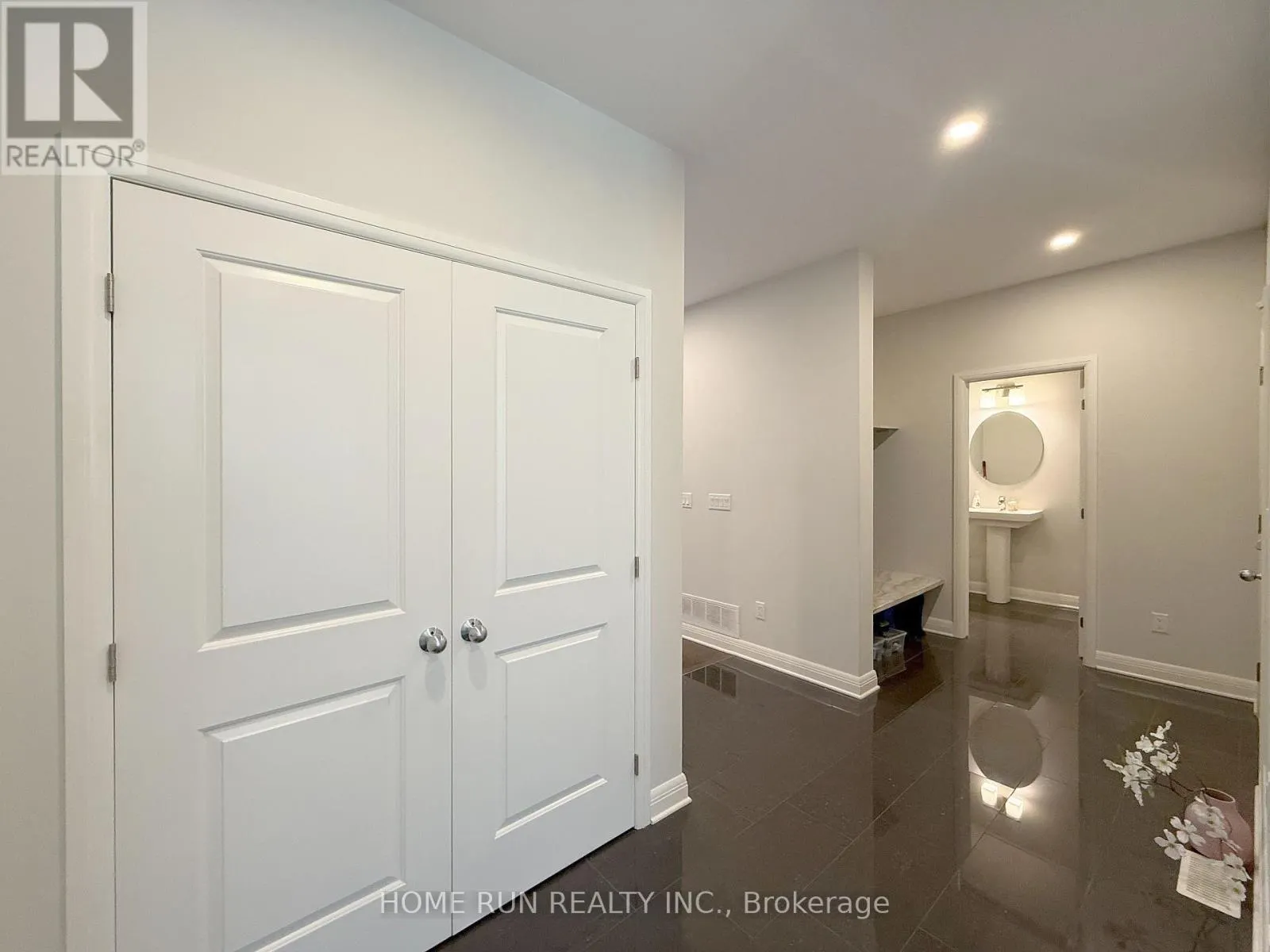322 LYSANDER PLACE