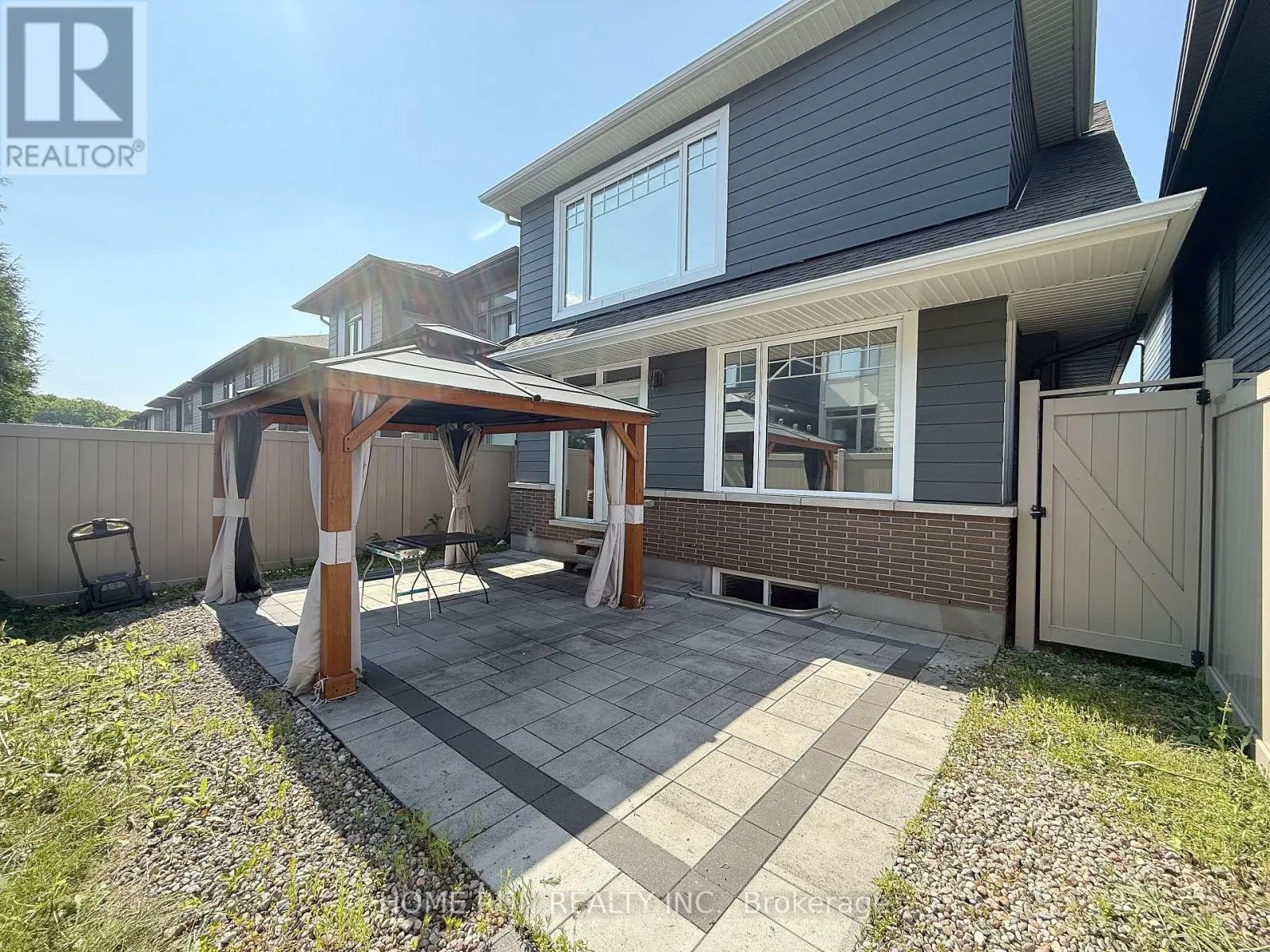 322 LYSANDER PLACE