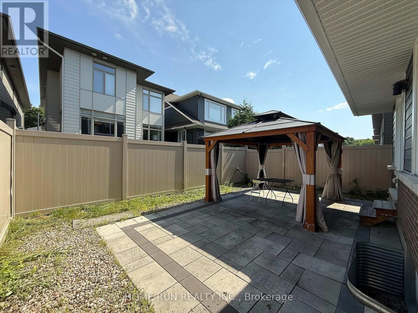 322 LYSANDER PLACE