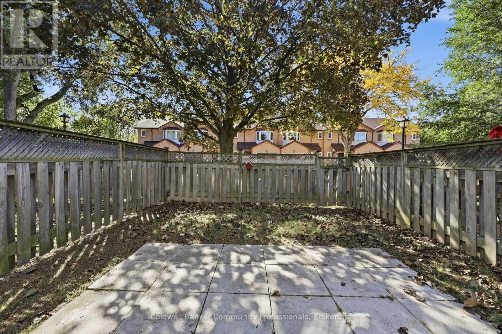 10 - 14 BRUCEDALE AVENUE E #10