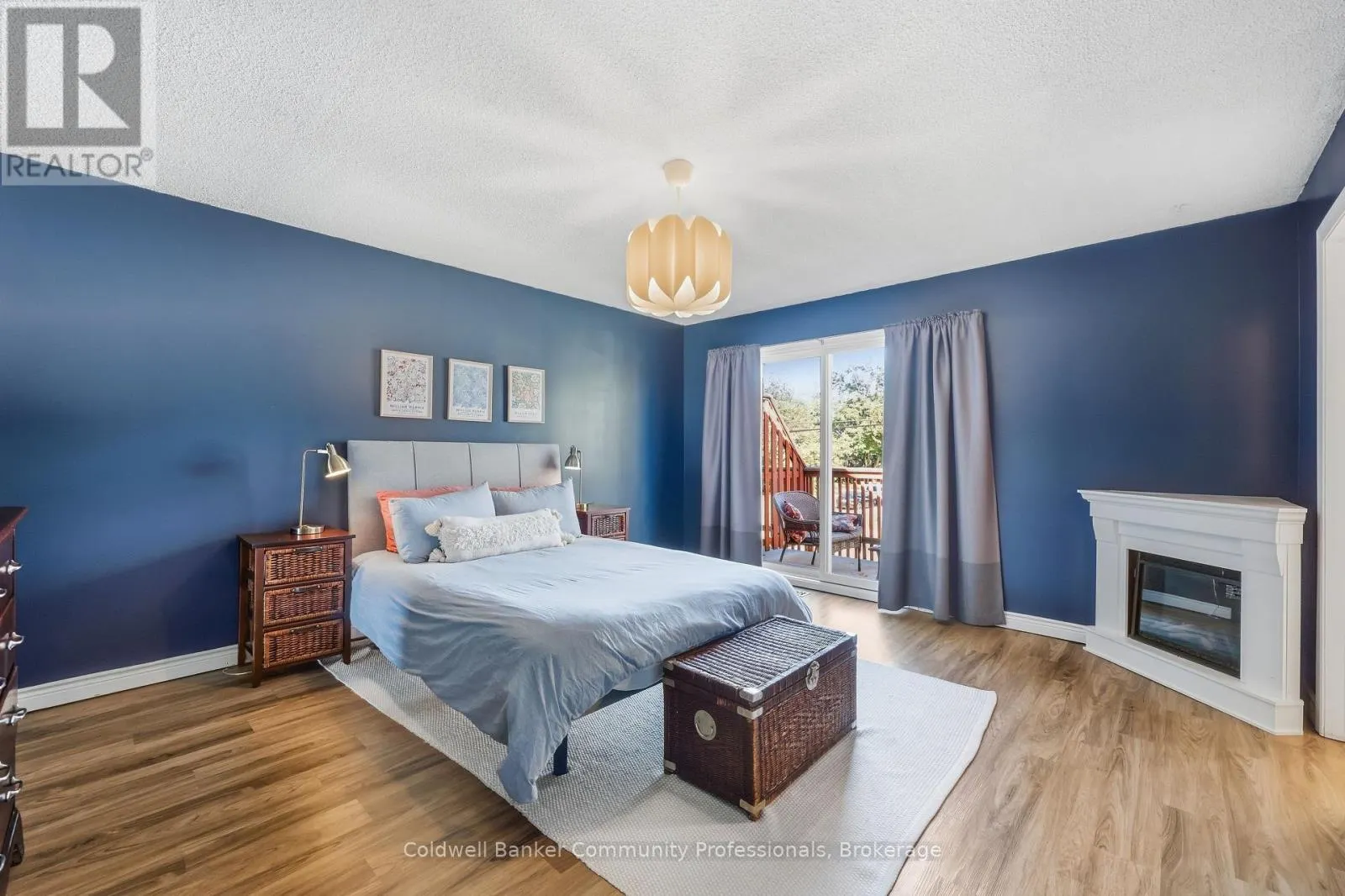 10 - 14 BRUCEDALE AVENUE E #10