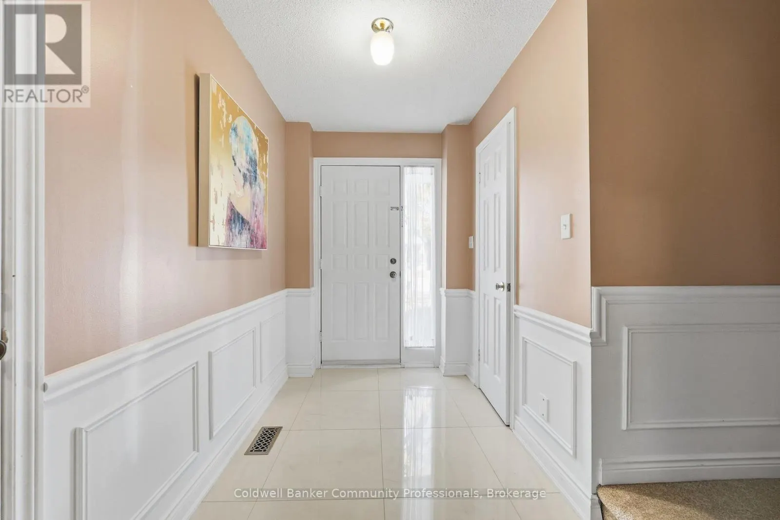 10 - 14 BRUCEDALE AVENUE E #10