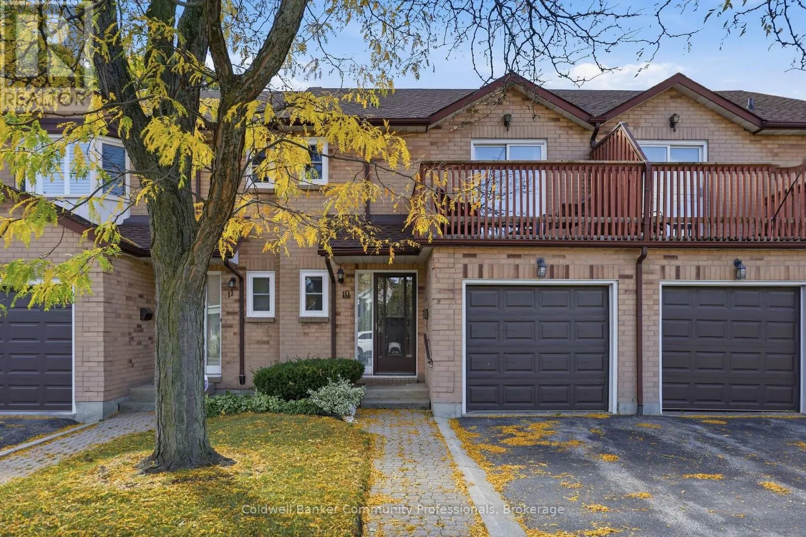 10 - 14 BRUCEDALE AVENUE E #10
