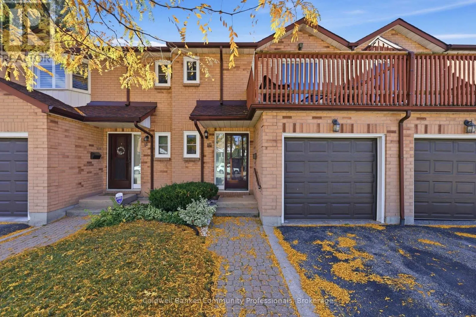 10 - 14 BRUCEDALE AVENUE E #10