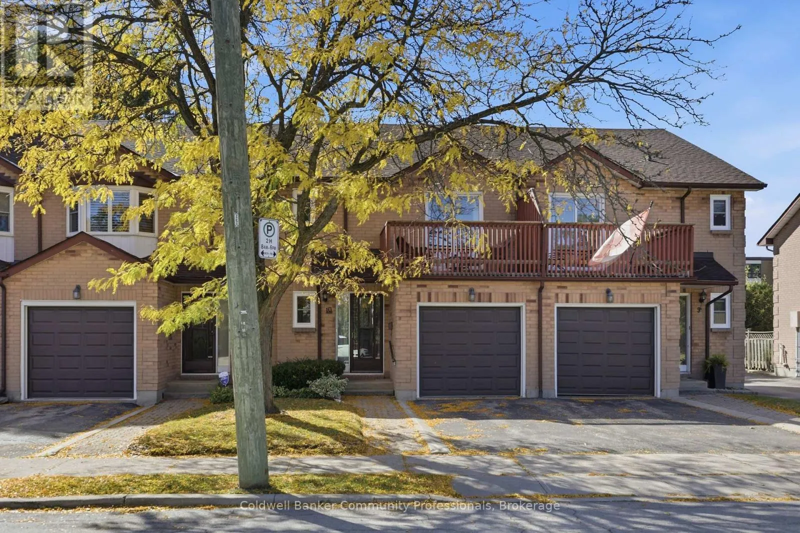 10 - 14 BRUCEDALE AVENUE E #10