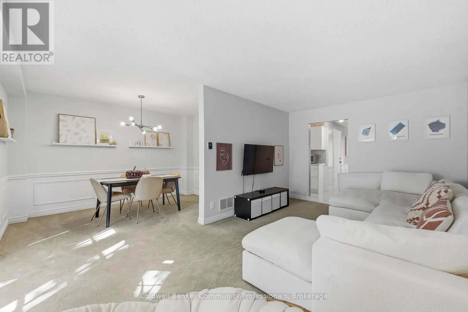 10 - 14 BRUCEDALE AVENUE E #10