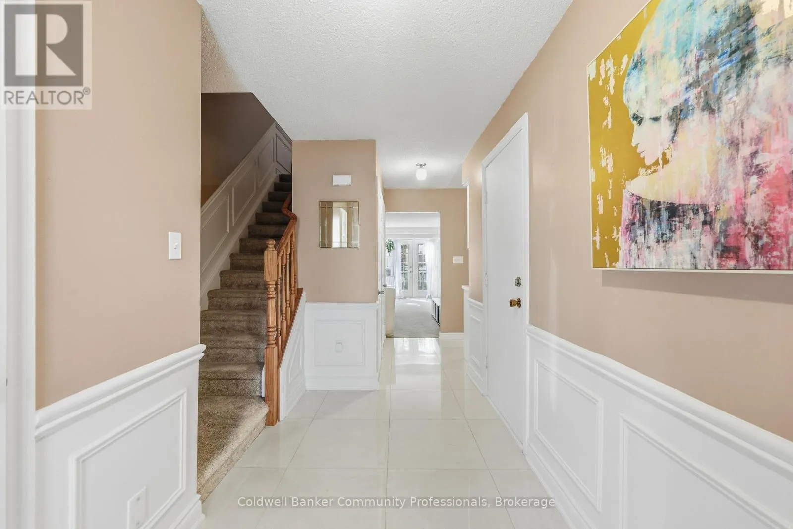 10 - 14 BRUCEDALE AVENUE E #10