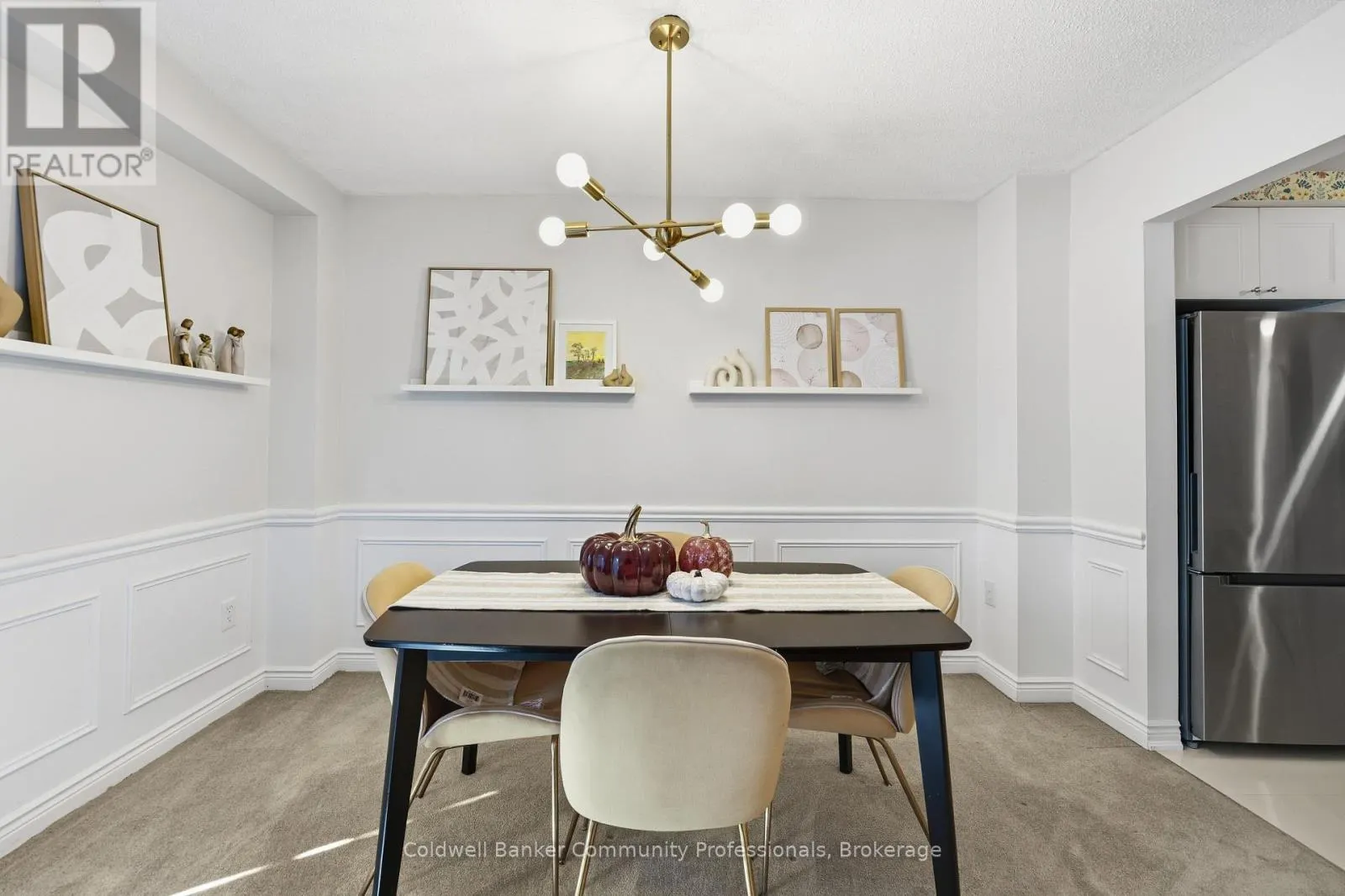 10 - 14 BRUCEDALE AVENUE E #10