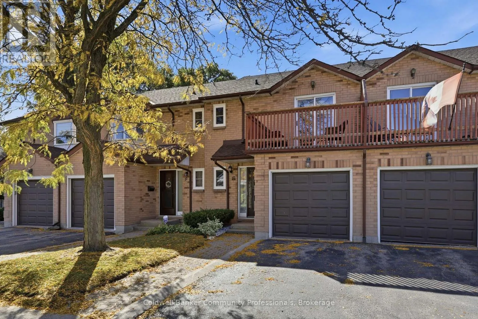 10 - 14 BRUCEDALE AVENUE E #10