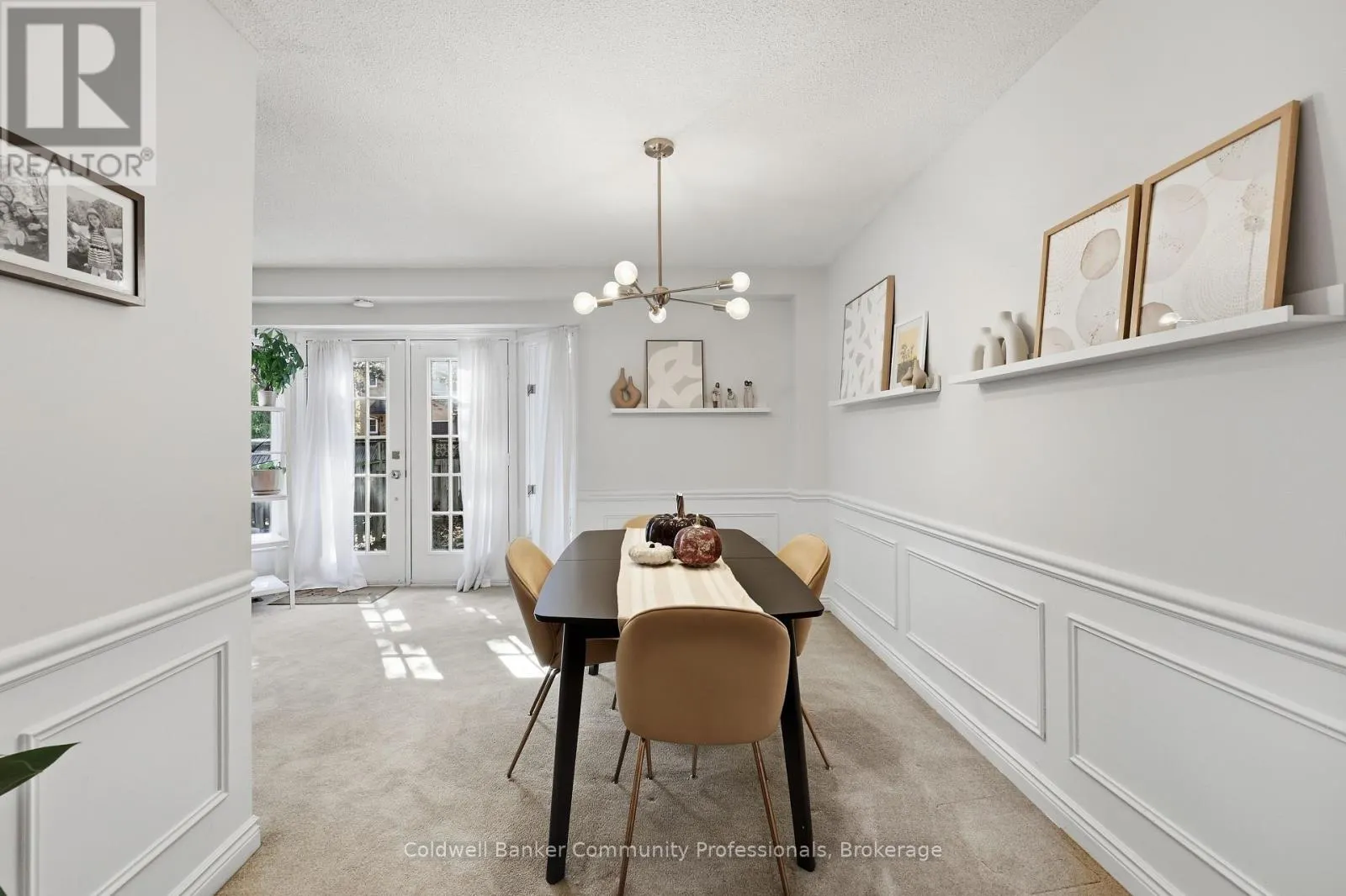 10 - 14 BRUCEDALE AVENUE E #10