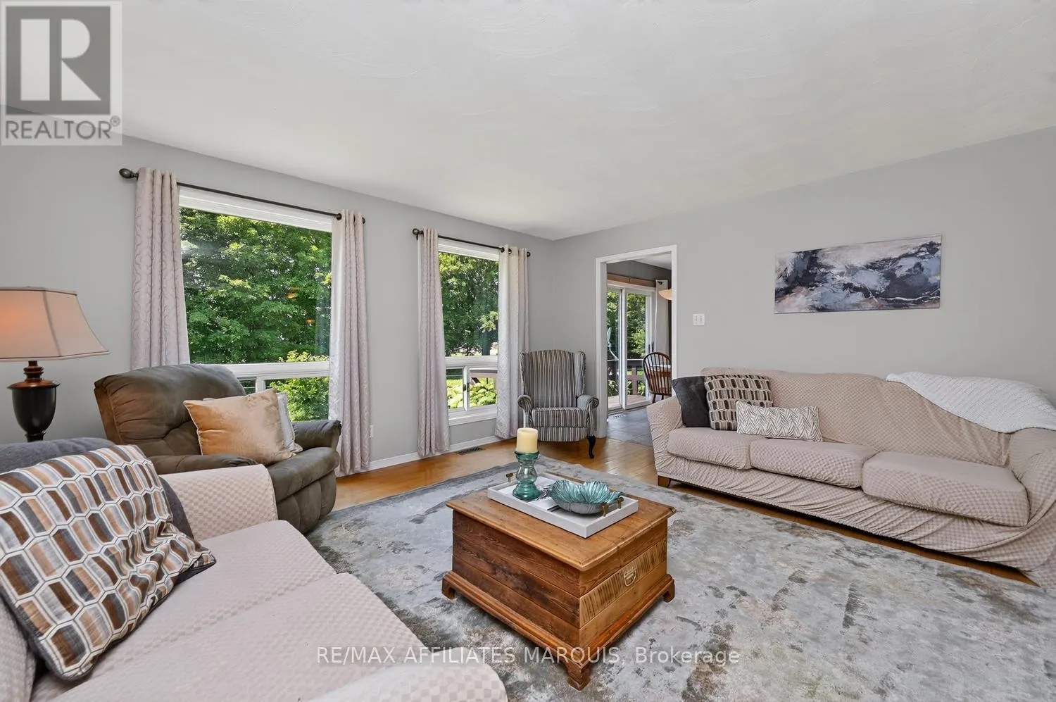 4 DAVIS LANE
