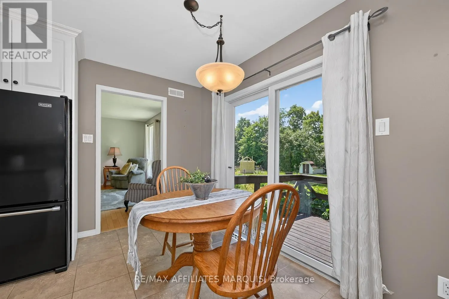 4 DAVIS LANE