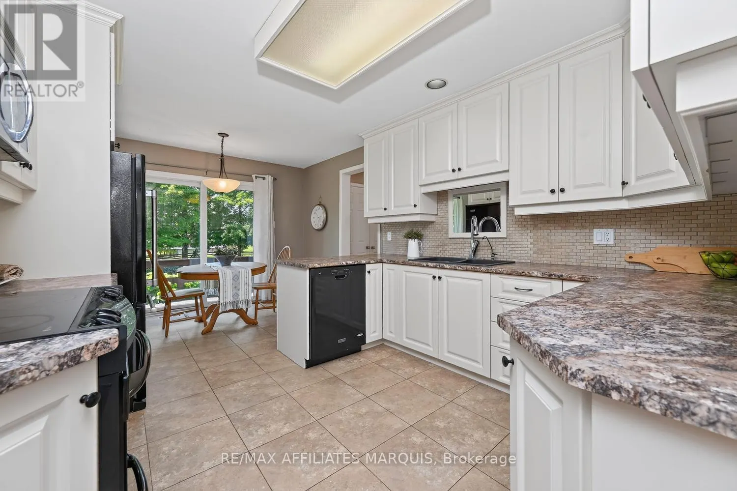 4 DAVIS LANE