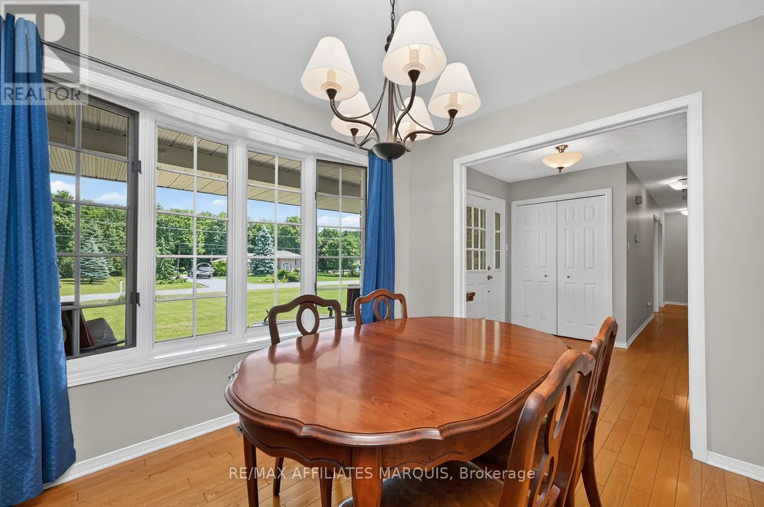 4 DAVIS LANE