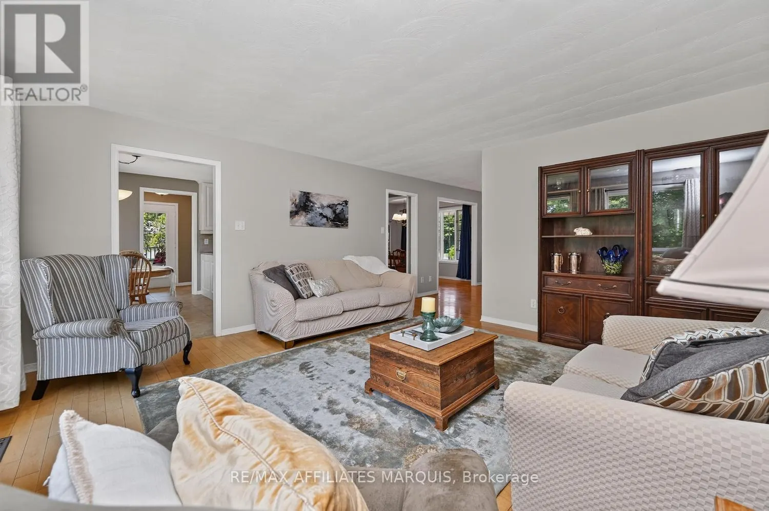 4 DAVIS LANE