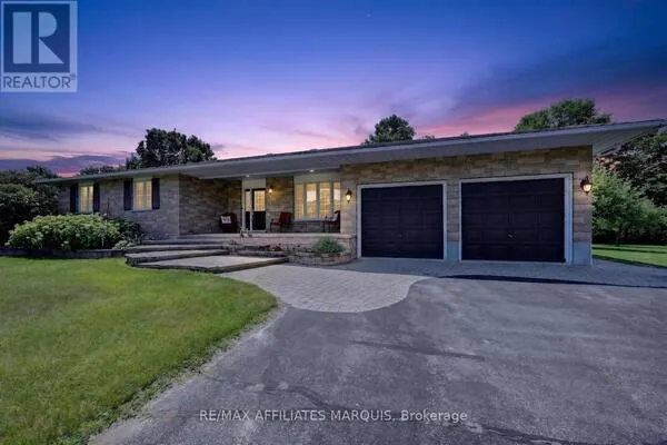 4 DAVIS LANE