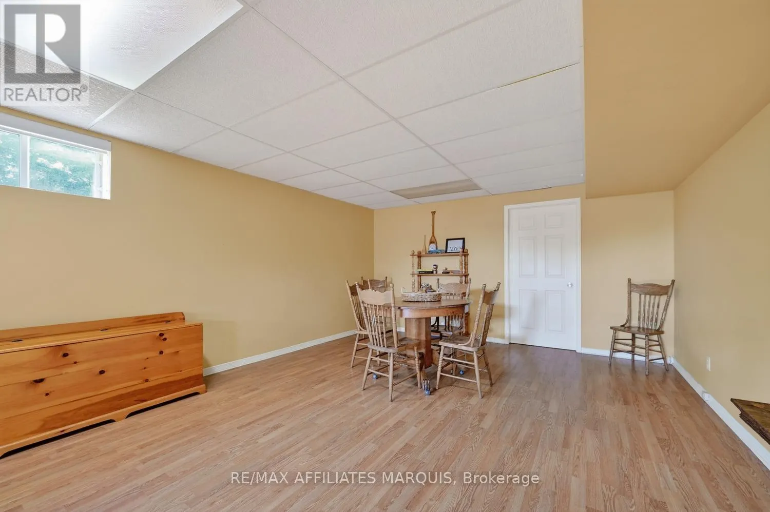 4 DAVIS LANE