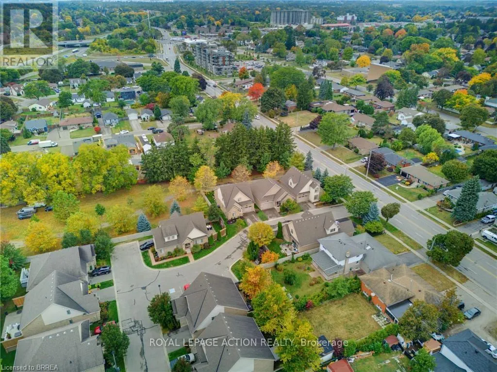 3 - 68 FAIRVIEW DRIVE