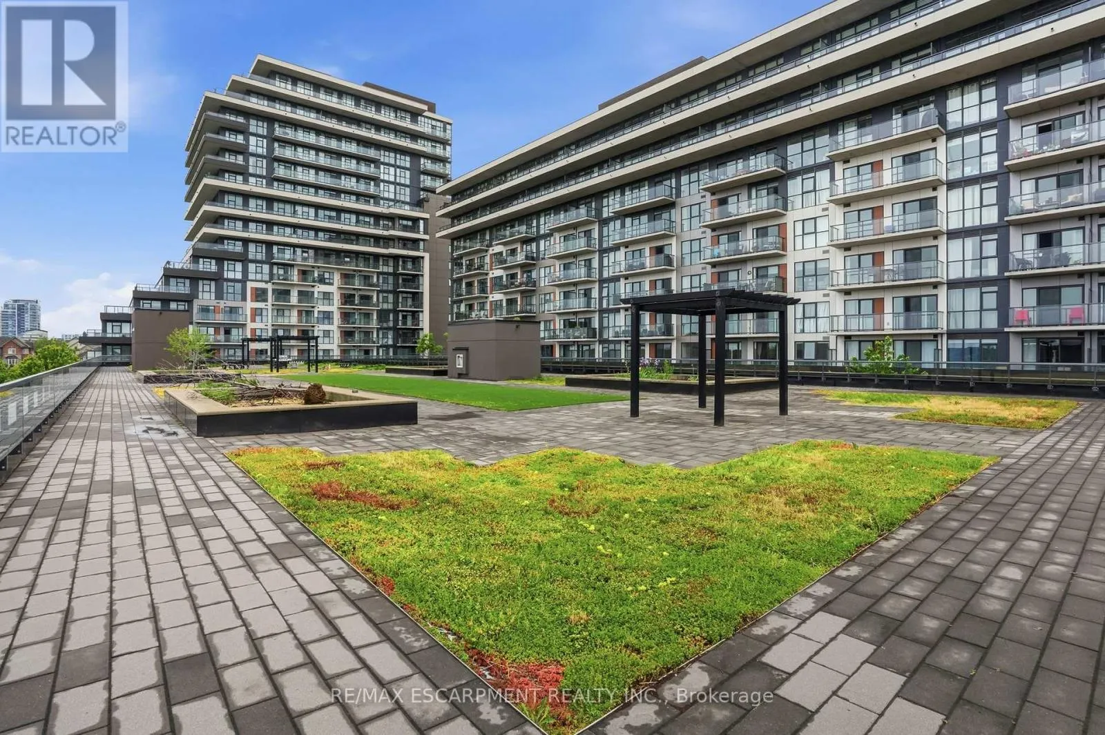 1201 - 550 NORTH SERVICE ROAD