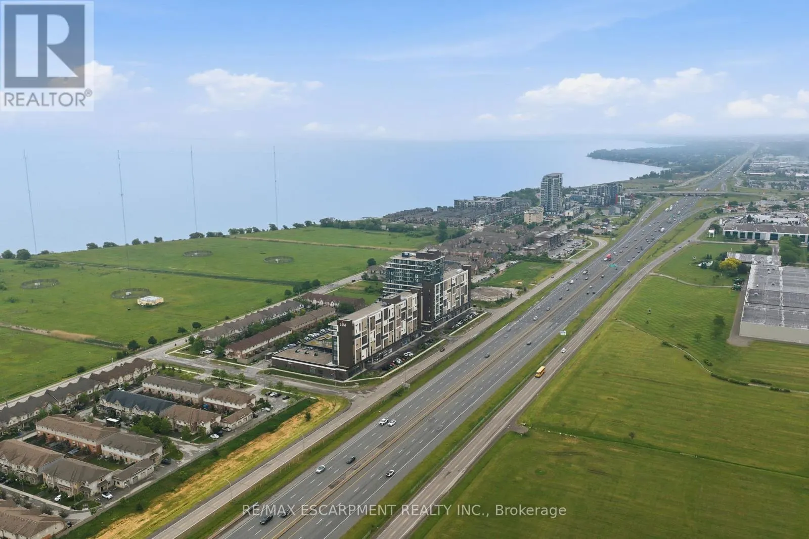 1201 - 550 NORTH SERVICE ROAD