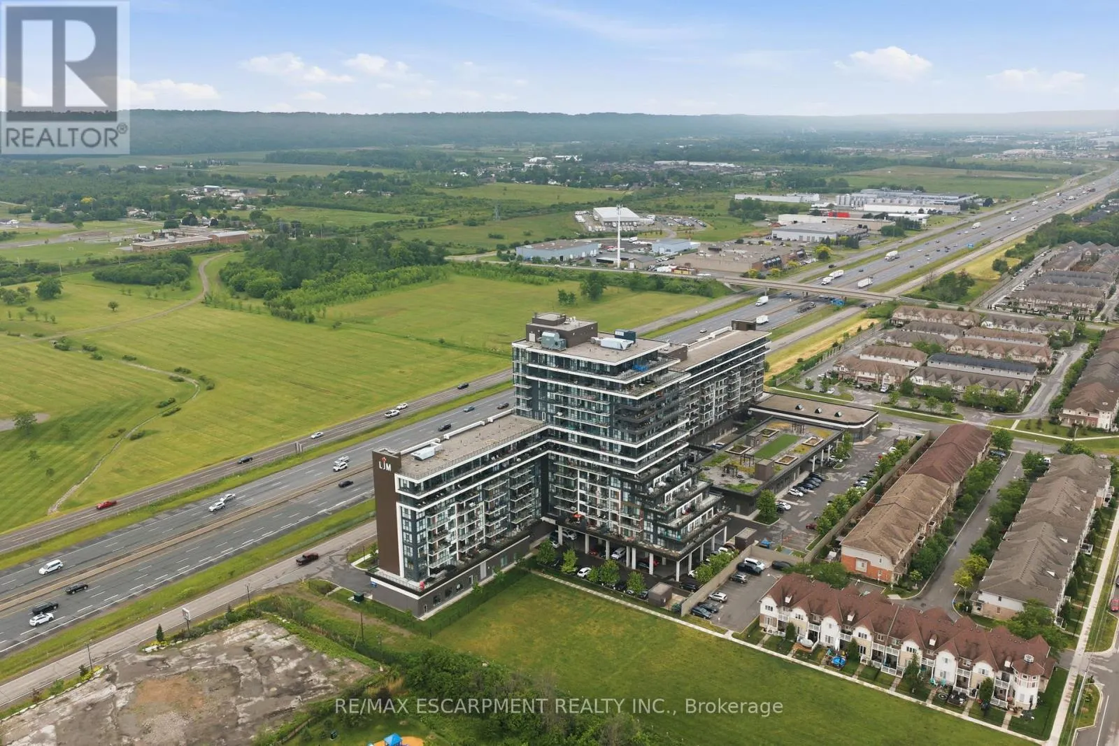 1201 - 550 NORTH SERVICE ROAD