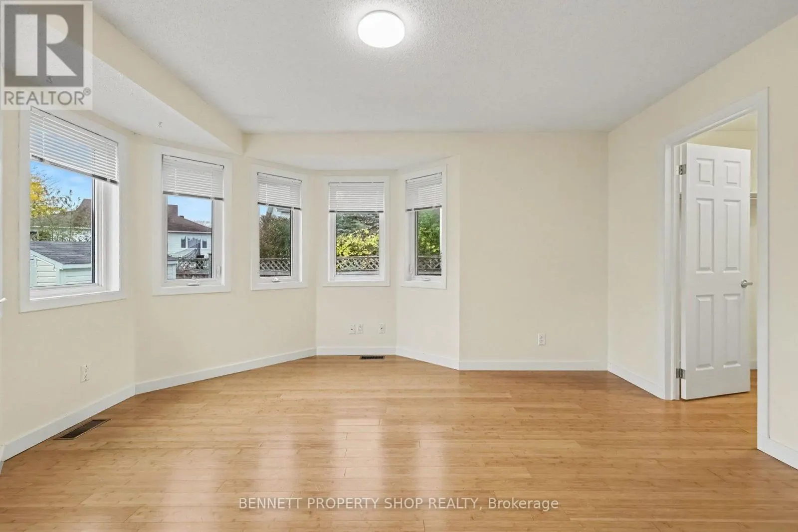 13 CANDOW CRESCENT