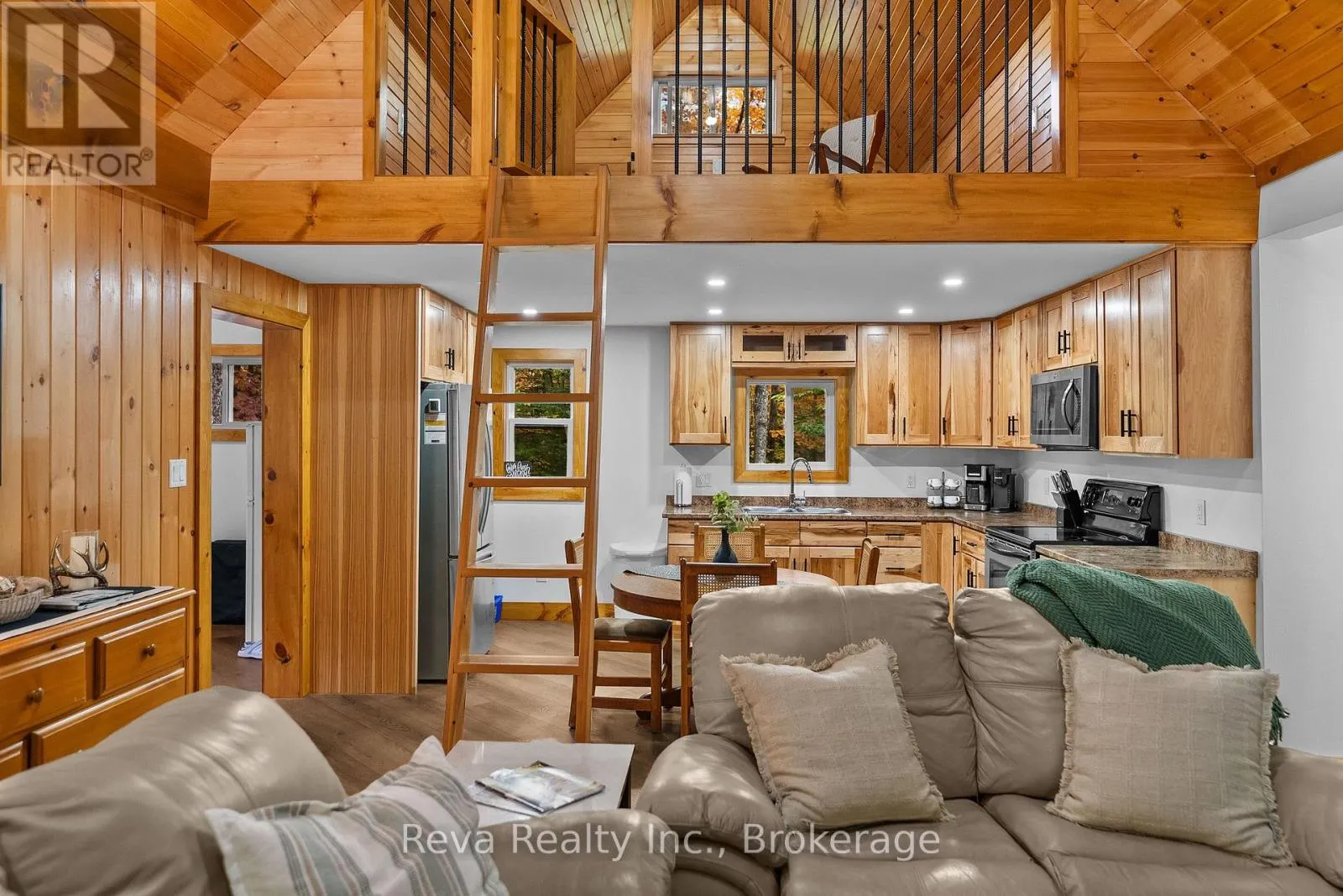 595 OLD DIAMOND LAKE ROAD