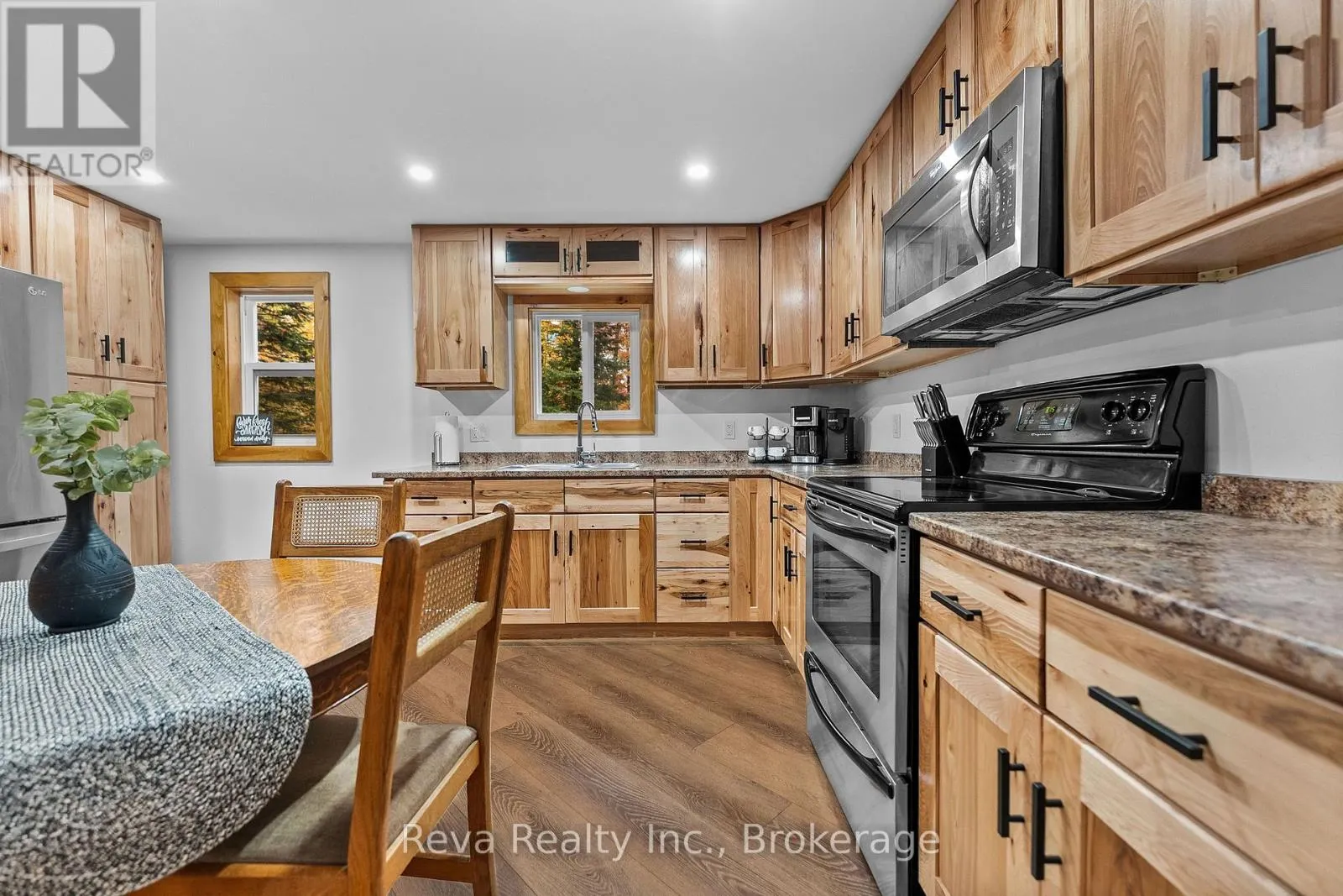 595 OLD DIAMOND LAKE ROAD