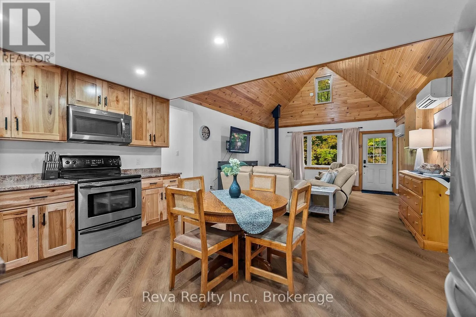 595 OLD DIAMOND LAKE ROAD