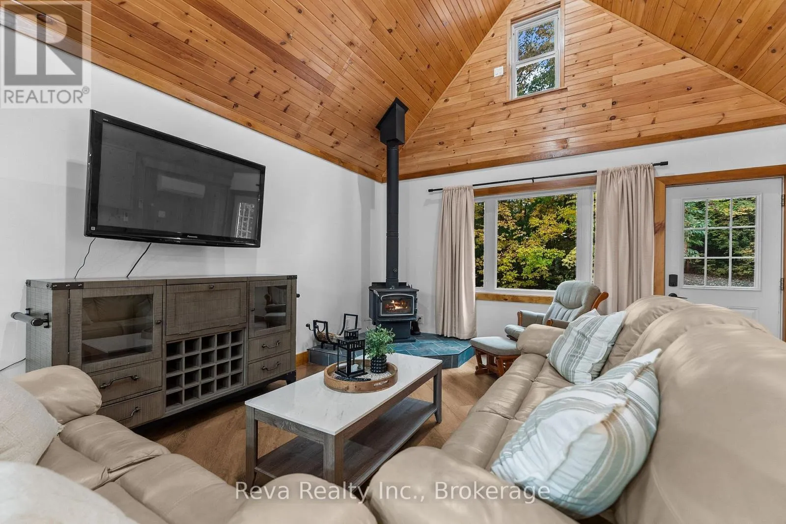 595 OLD DIAMOND LAKE ROAD