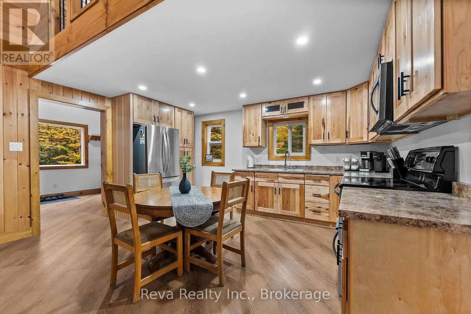 595 OLD DIAMOND LAKE ROAD