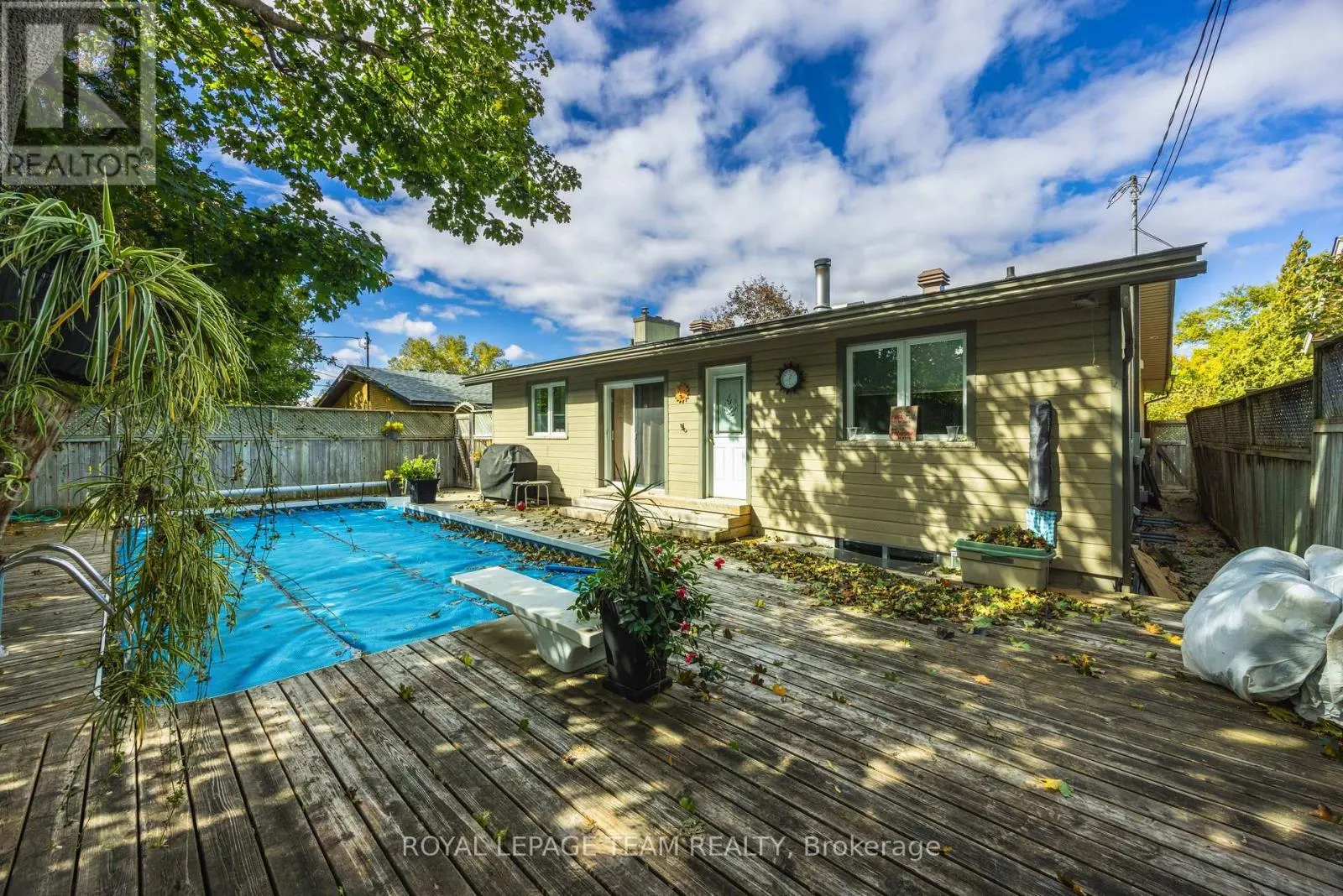 2128 BENJAMIN AVENUE