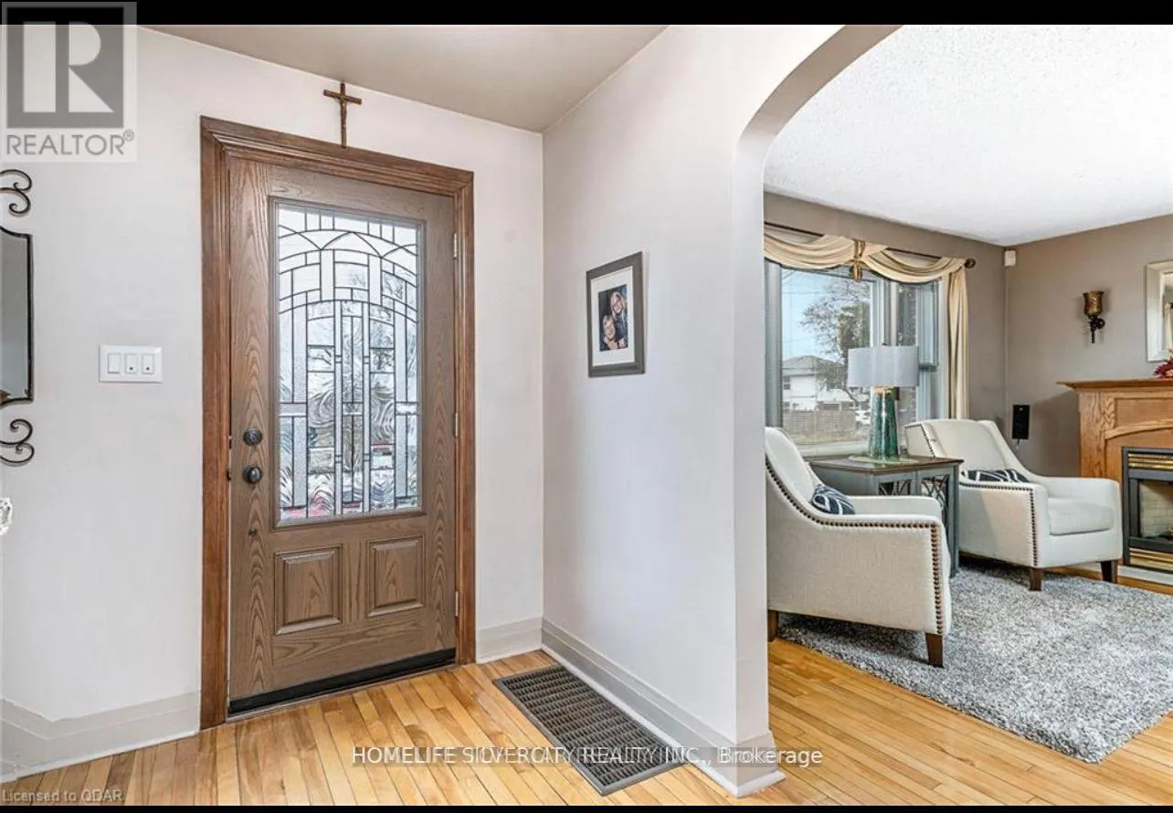 327 VICTORIA AVENUE
