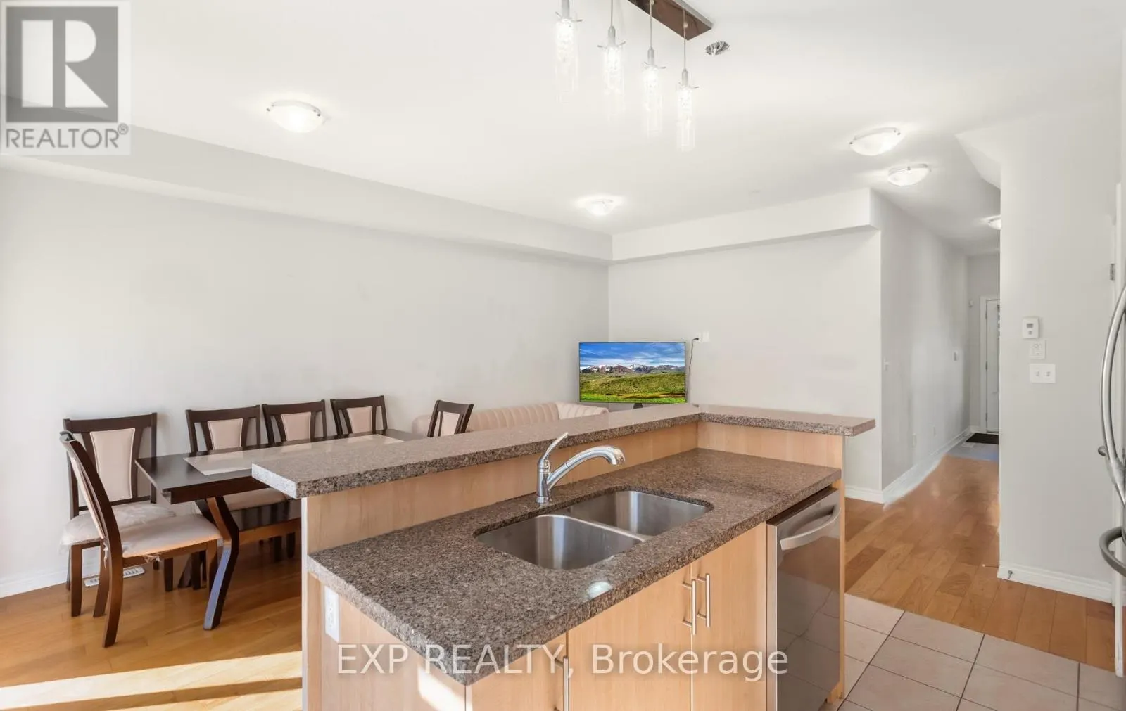 10 - 47 MADONNA DRIVE