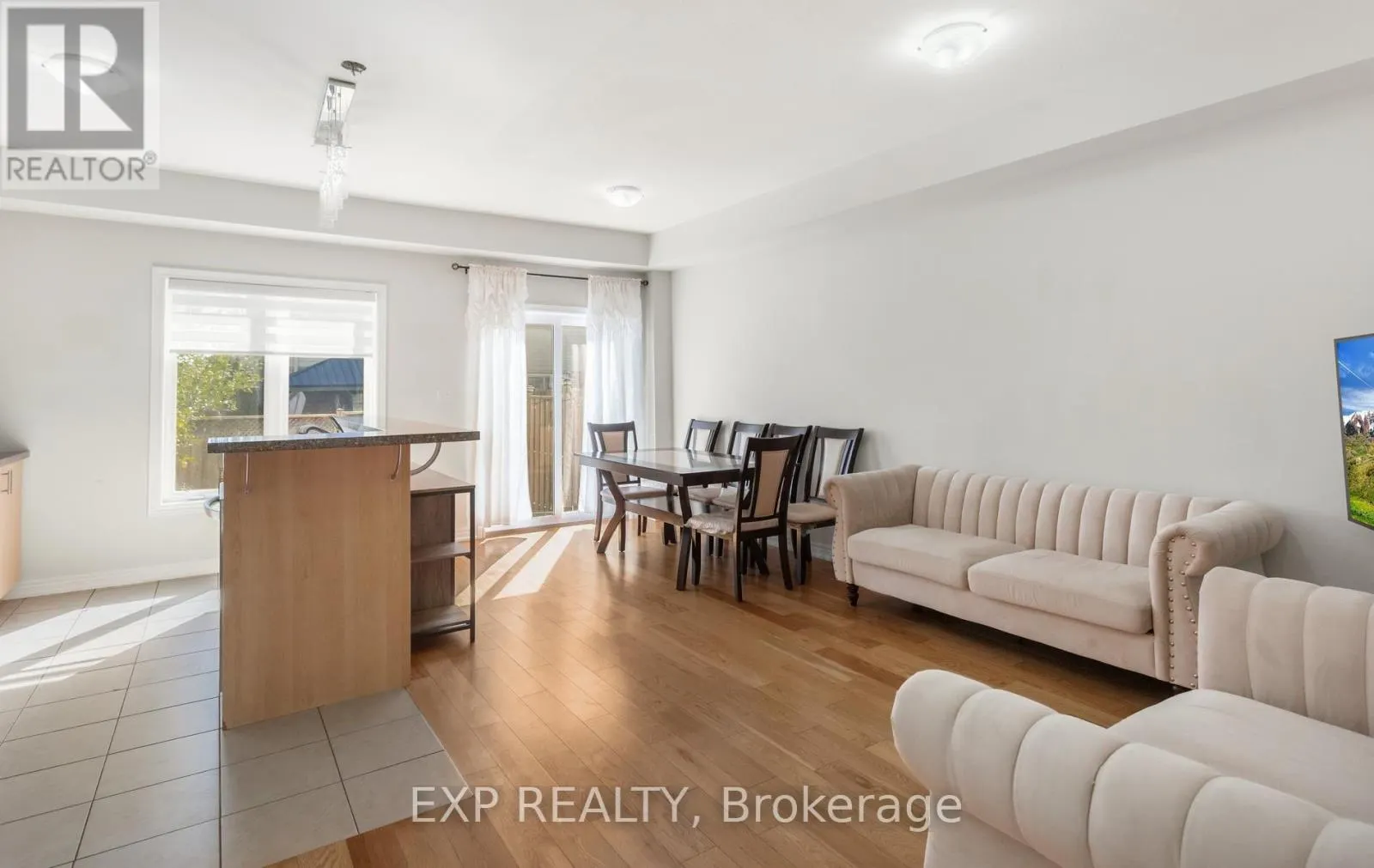10 - 47 MADONNA DRIVE