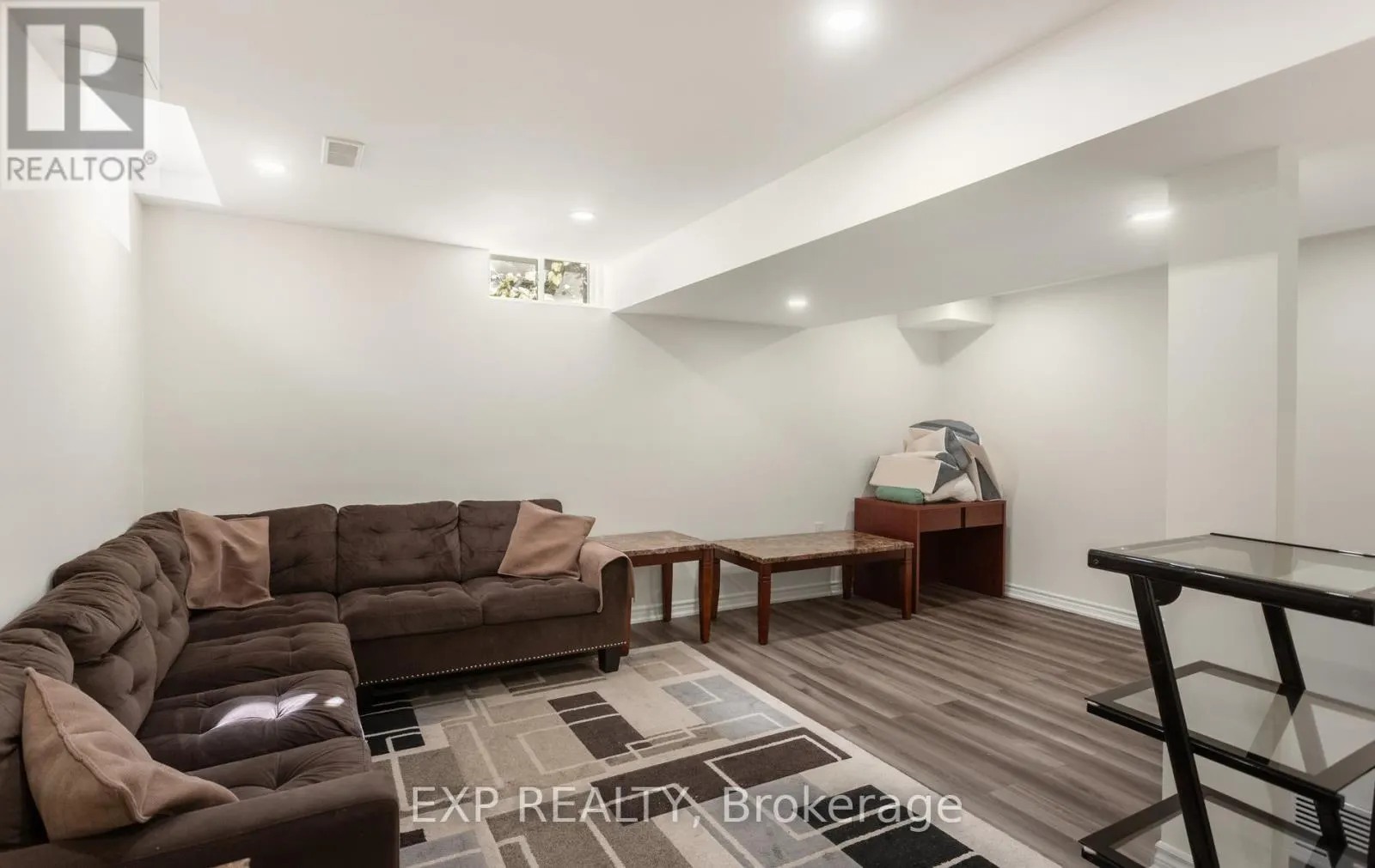 10 - 47 MADONNA DRIVE
