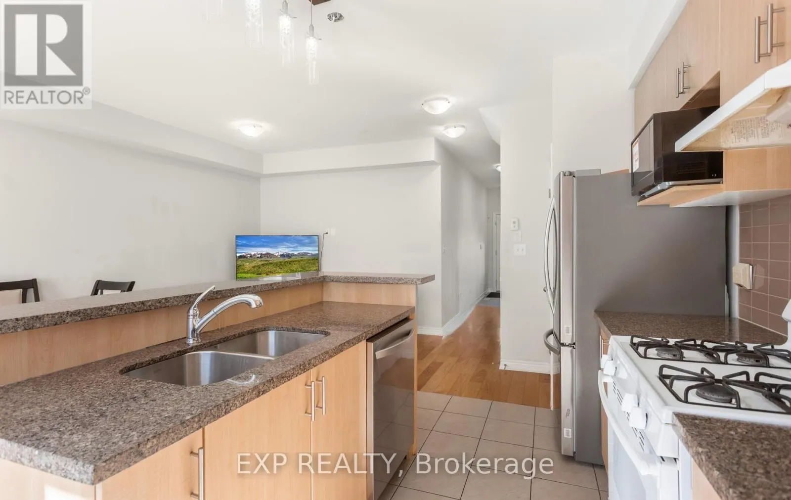 10 - 47 MADONNA DRIVE