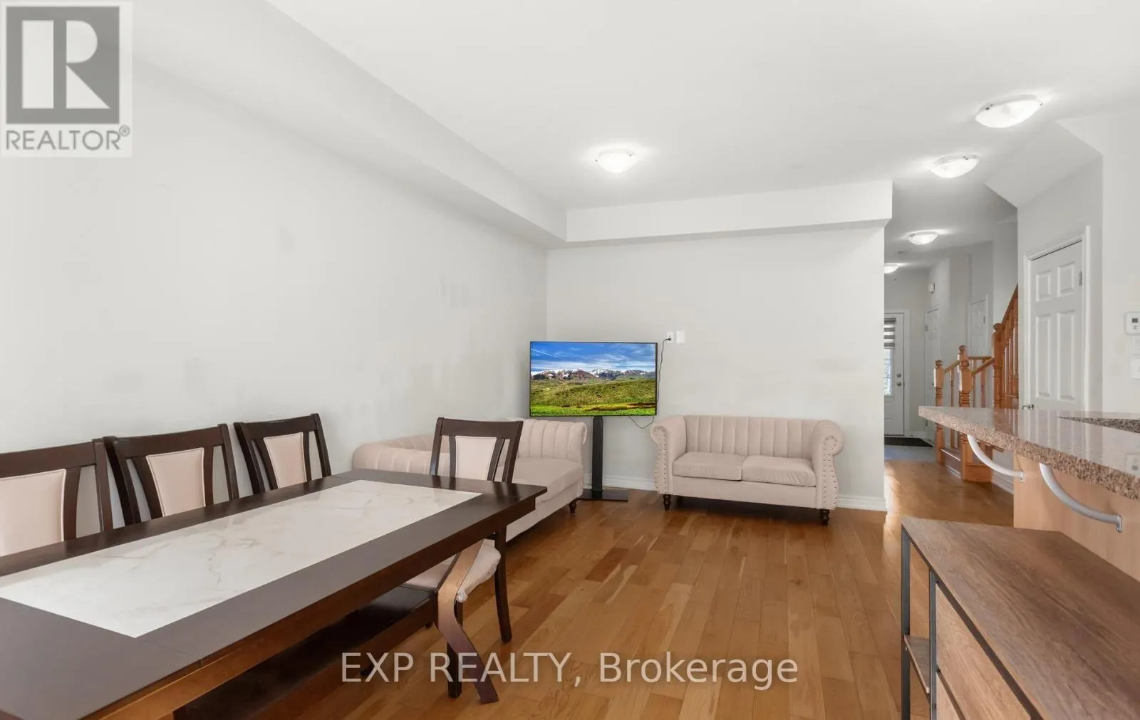 10 - 47 MADONNA DRIVE